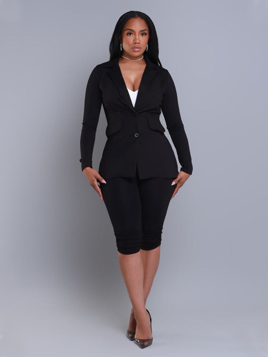 Costume deux pièces blazer et shorts pour femmes