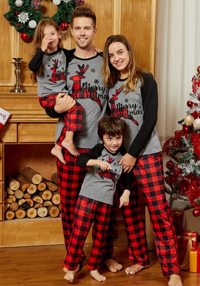 Ensemble de Pyjamas à Carreaux de Noël en Famille