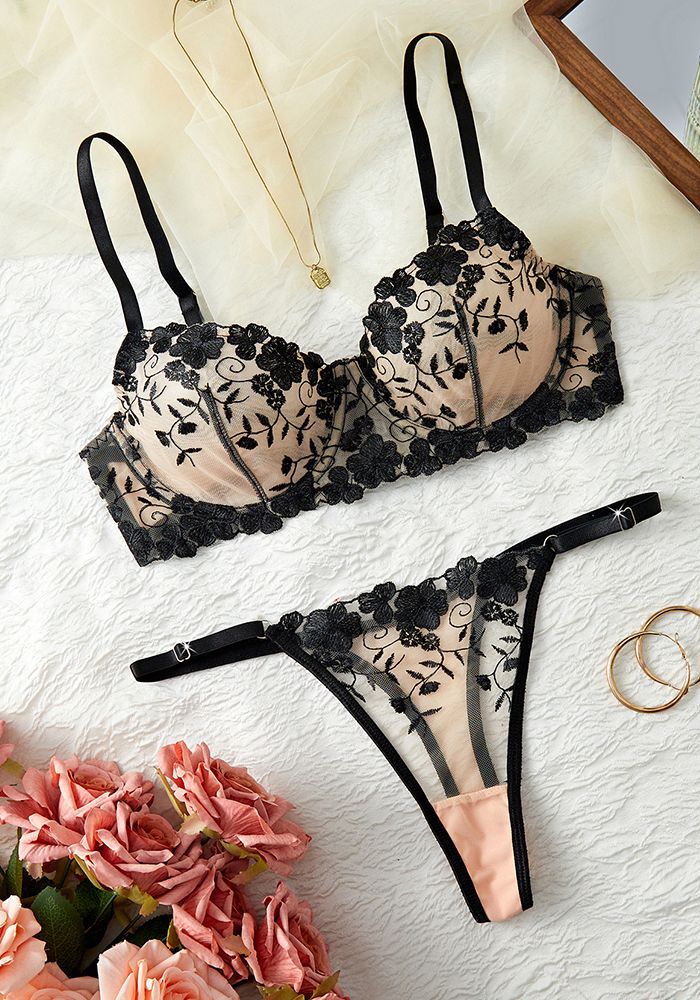 Ensemble de Lingerie Séduisante pour Femmes en Maille avec Broderie - Soutien-gorge et Culotte Fins