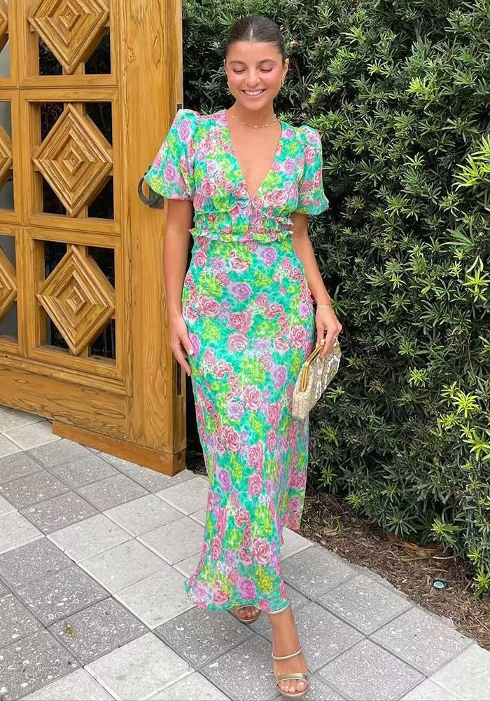 Robe d'été à manches bouffantes et décolleté en V