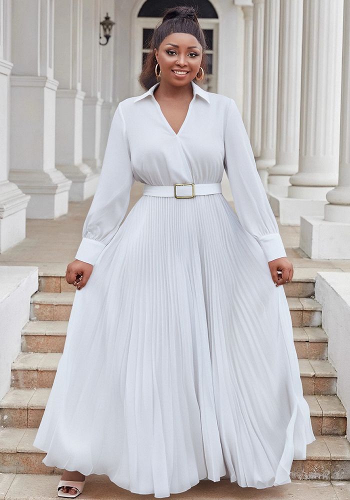 Robe plissée à manches longues et col en V pour femmes grandes tailles avec ceinture