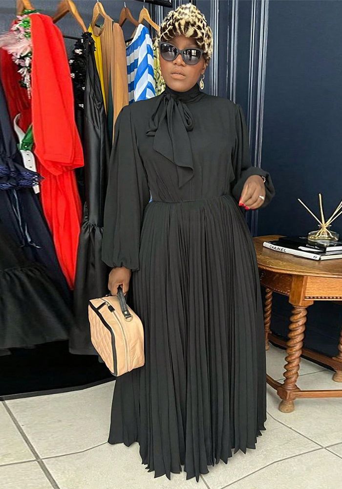 Robe Noire Plissée à Manches Longues pour Femmes