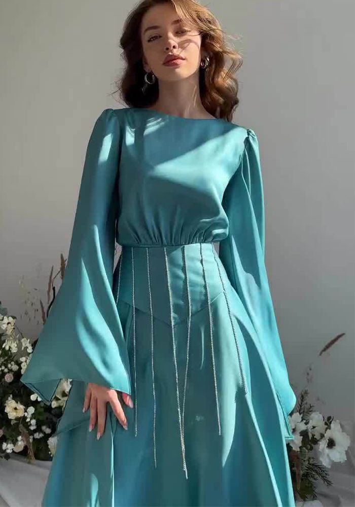 Robe Évasée à Manches Bell avec Lacets et Taille Slim en Diamant pour le Printemps