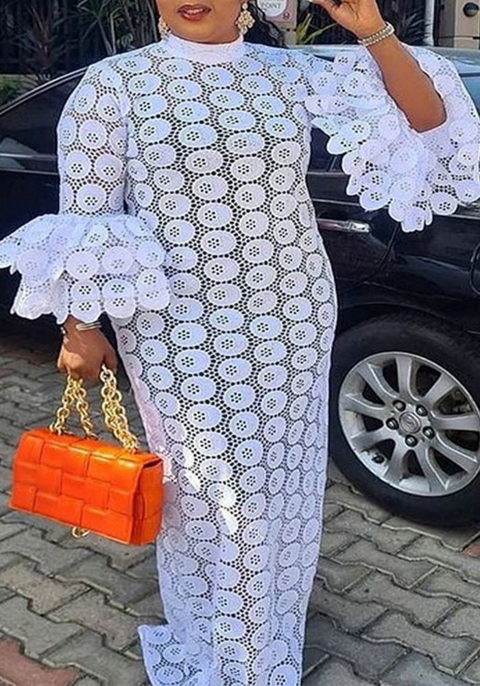Robe longue chic en dentelle blanche transparente