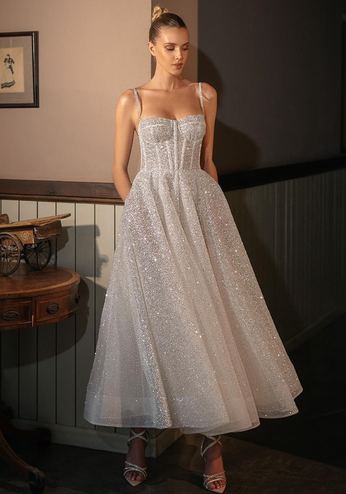 Robe de Mariée Courte Évasée Argentée à Bretelles pour Femme