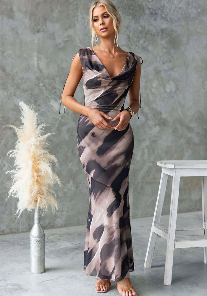 Robe d'été élégante imprimée à col en V et dos nu pour femmes avec ceinture