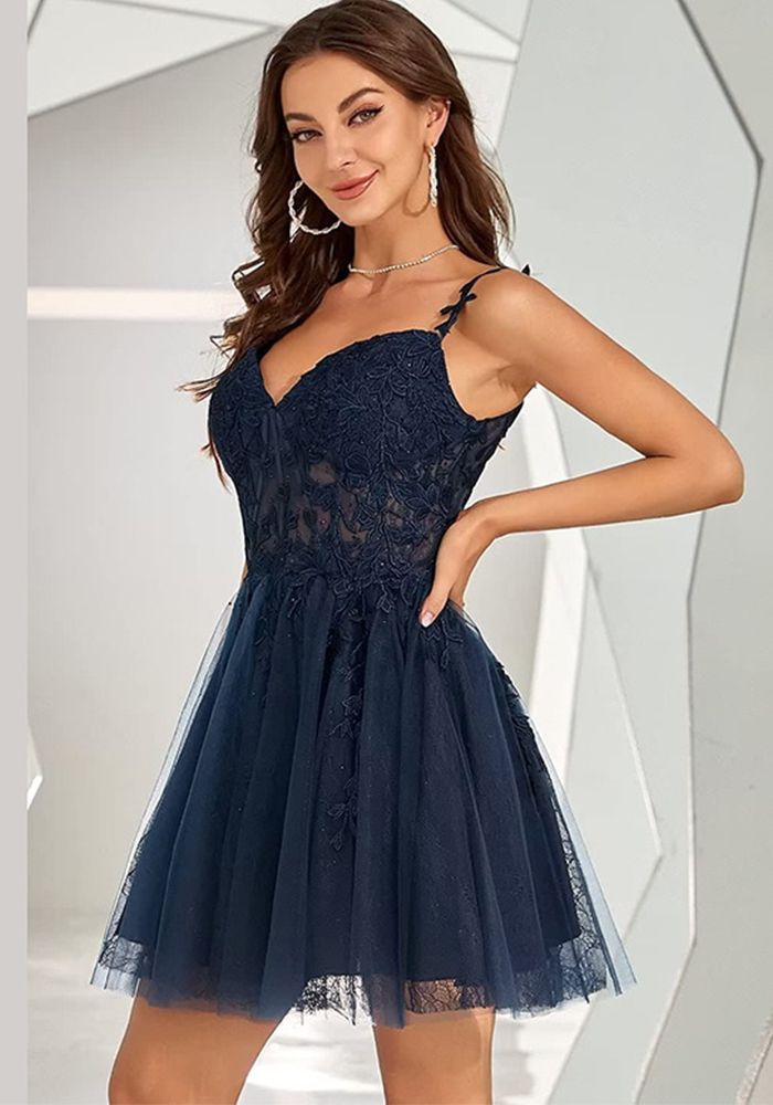 Robe de cocktail courte pour femmes avec bretelles en dentelle arty (le temps de traitement nécessite 3 à 6 jours)