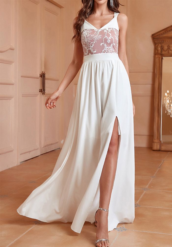 Robe de bal élégante à décolleté en V avec bretelles pour femmes