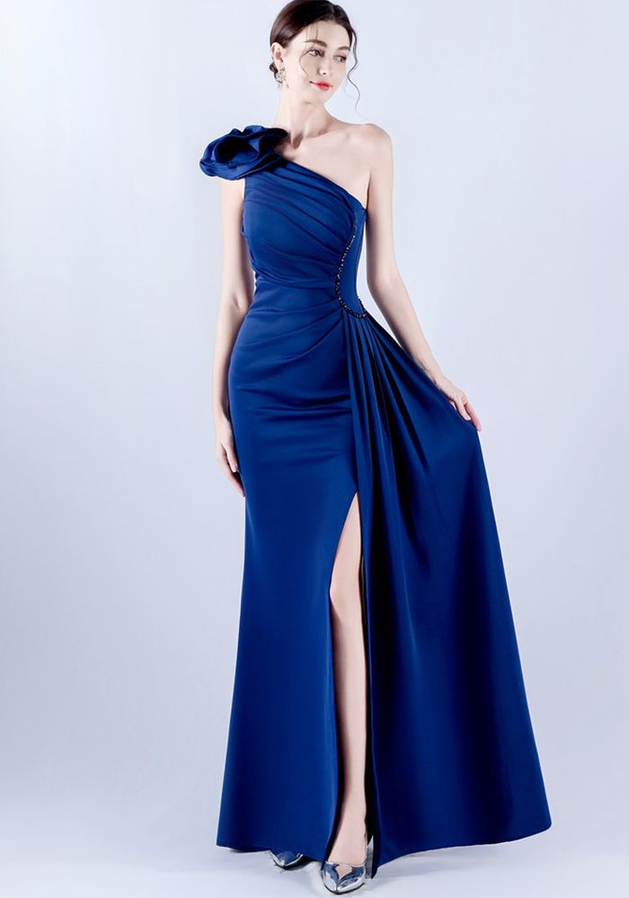 Robe de Soirée Élégante avec Fente Épaule Fleurie