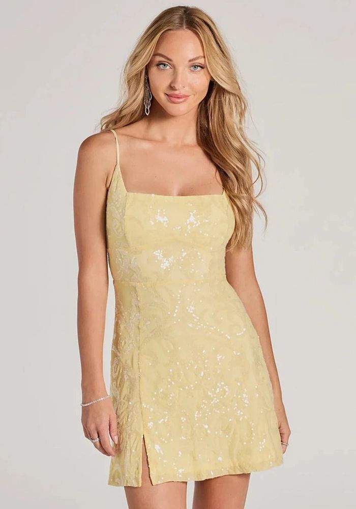 Robe de soirée mini dos nu à bretelles en sequins pour femmes