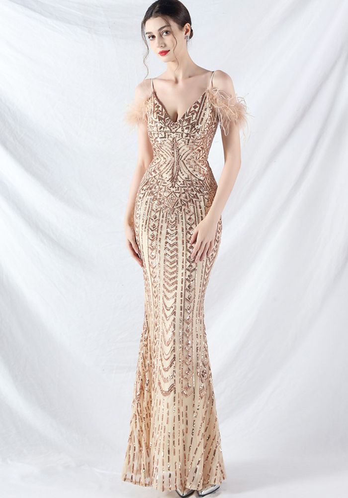 Robe de Soirée Formelle à Encolure en V avec Bretelles en Plumes